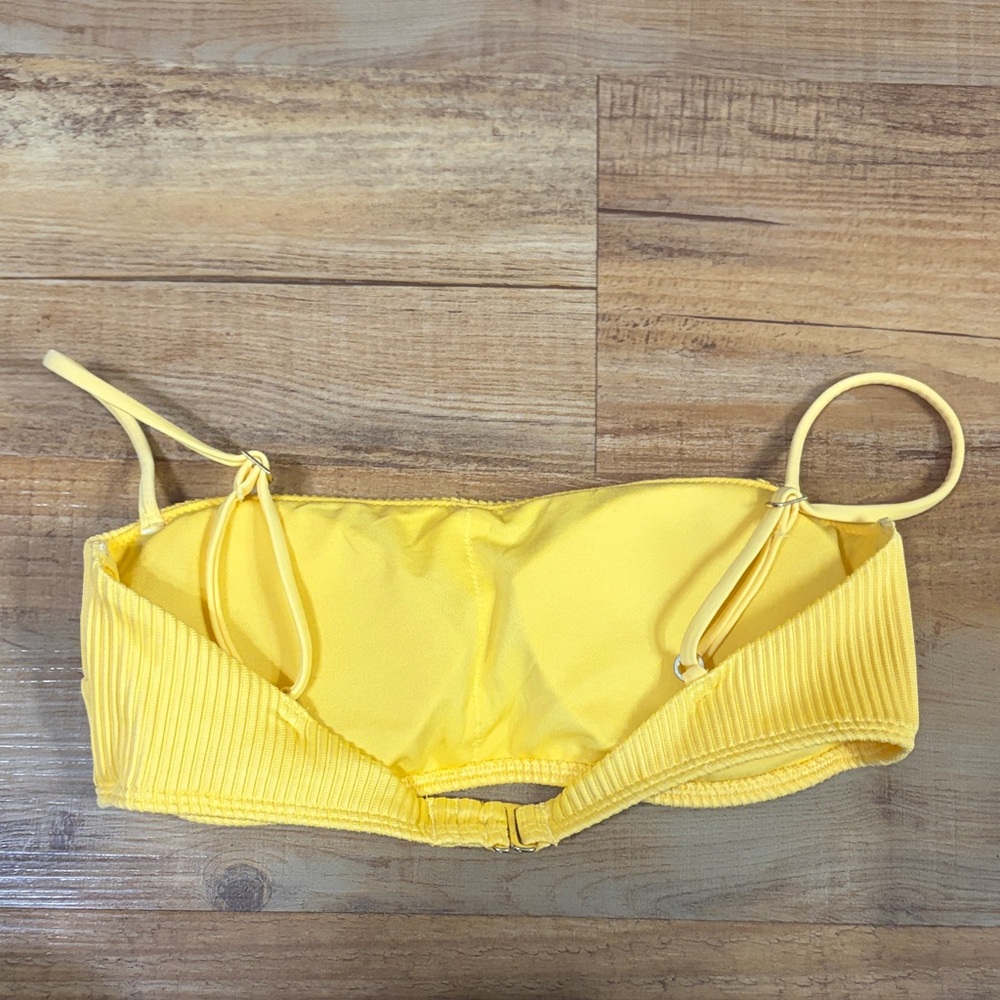 Hollister Yellow Ribbed bikini swim suit top size small - Picture 2 of 5